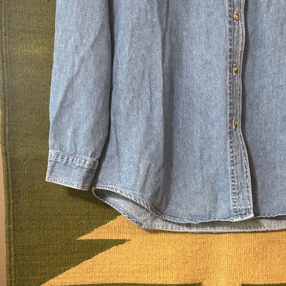 Women’s vintage Denim Shirt with Christmas village Embroidered Design - Picture 4 of 16